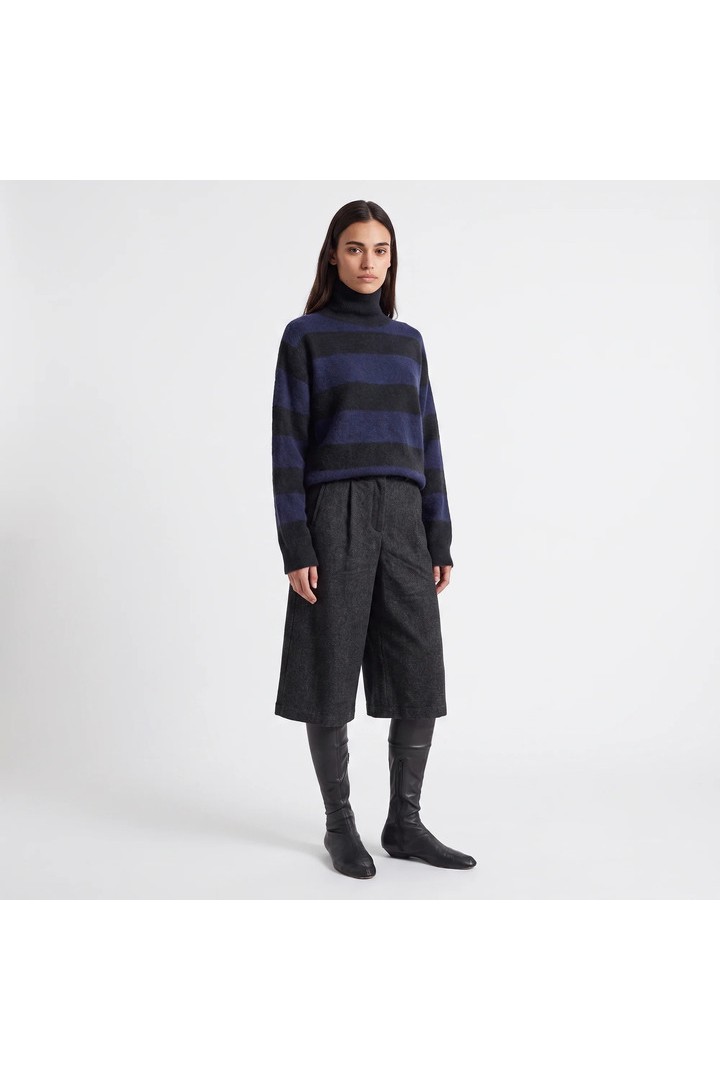 ALEANE PULL BLACK