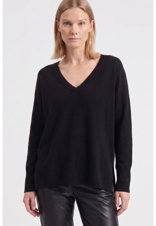 GABY PULL BLACK