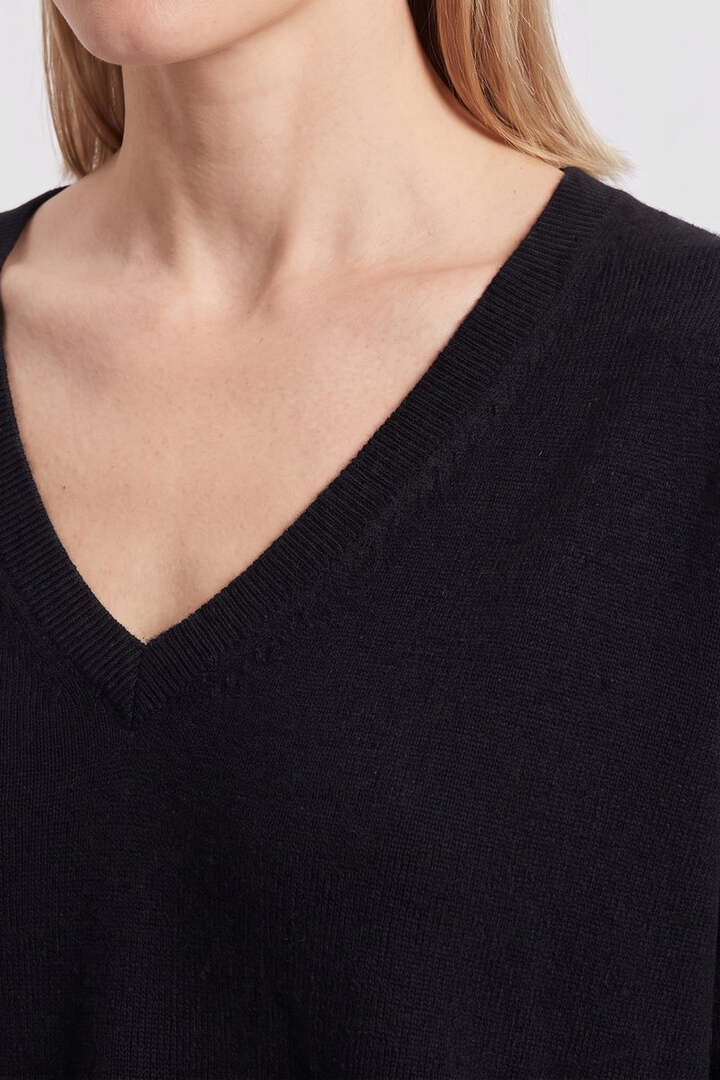 GABY PULL BLACK
