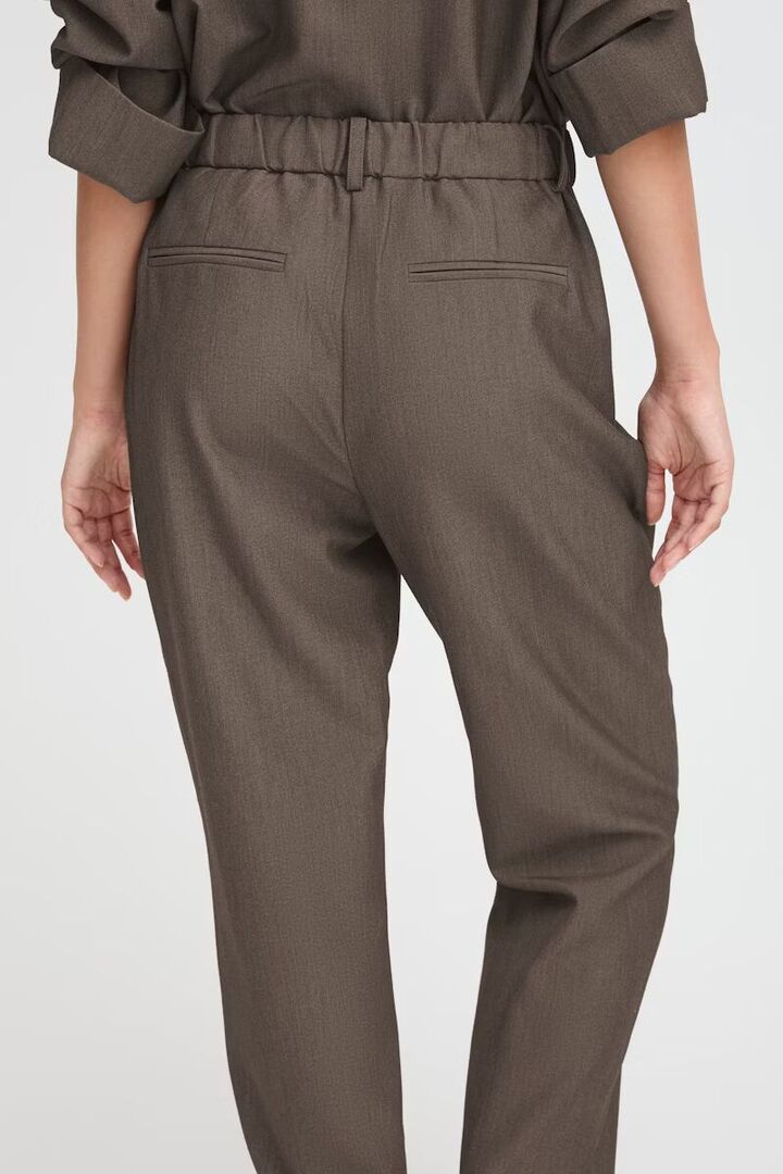 BYDANTA Pants Walnut Melange