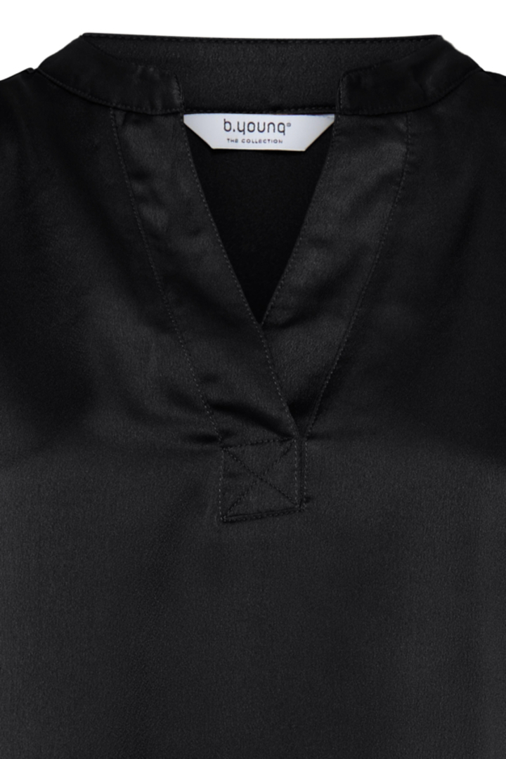 BYSELITA T-shirt Black
