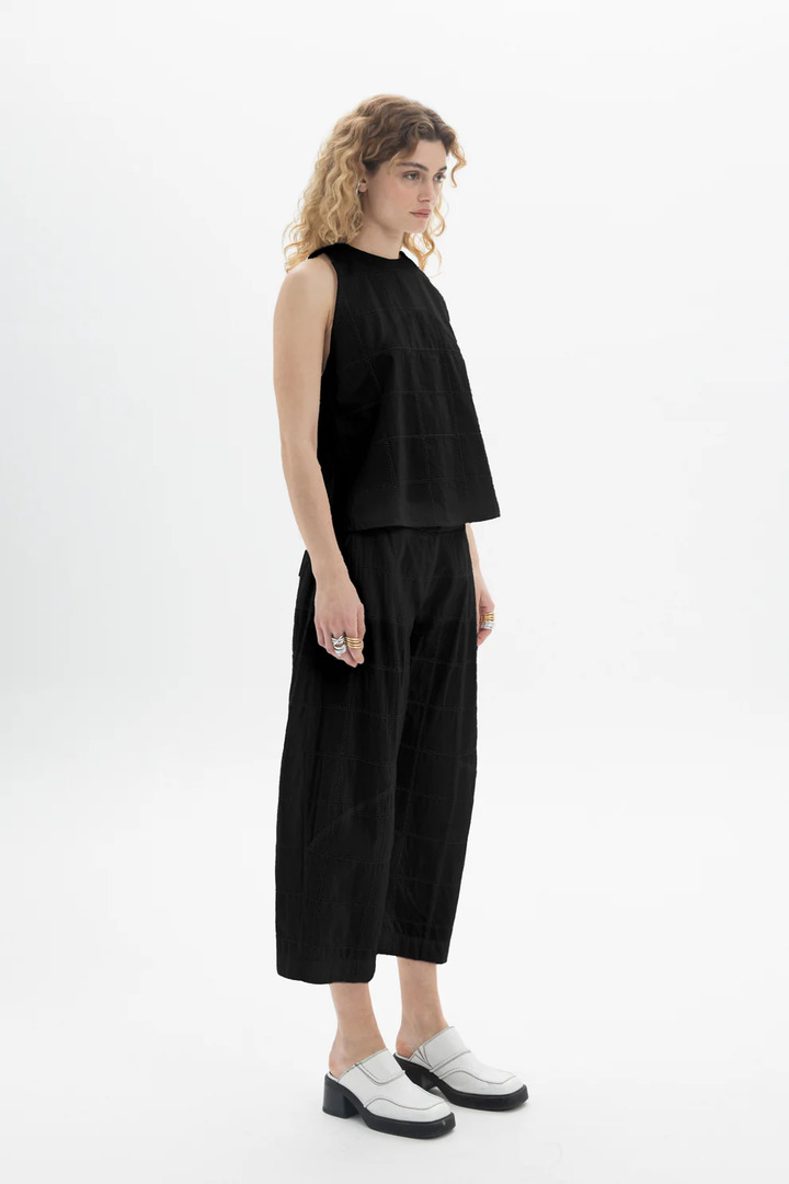 Sleeveless High-Neck Top Black