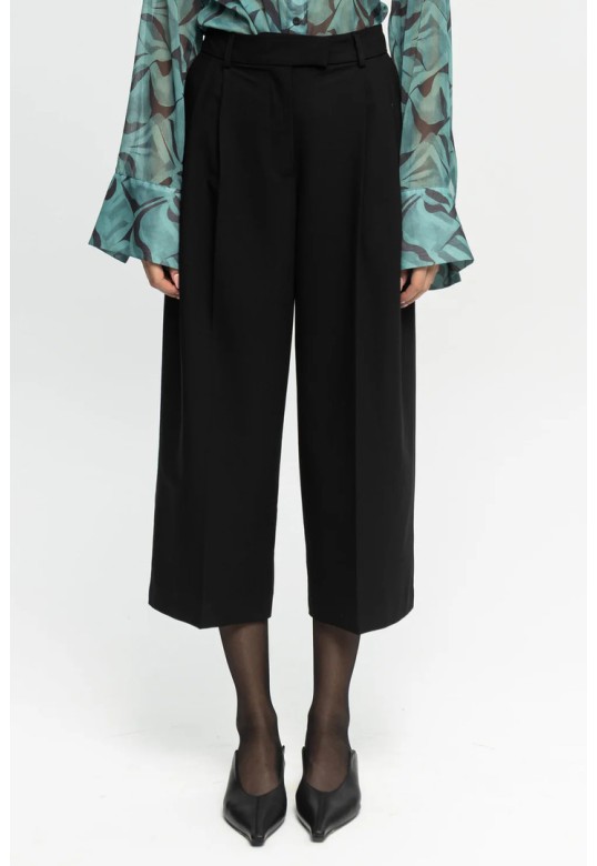 Cropped Trousers Black