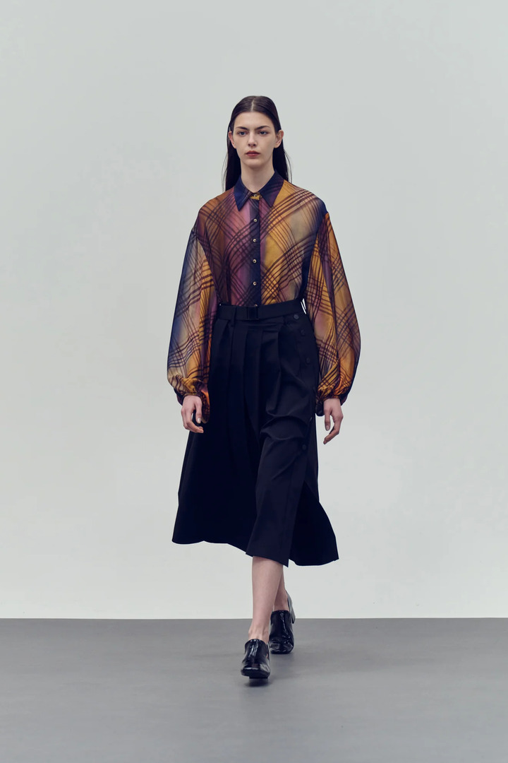 BLUE WATER LILY SKIRT BLACK