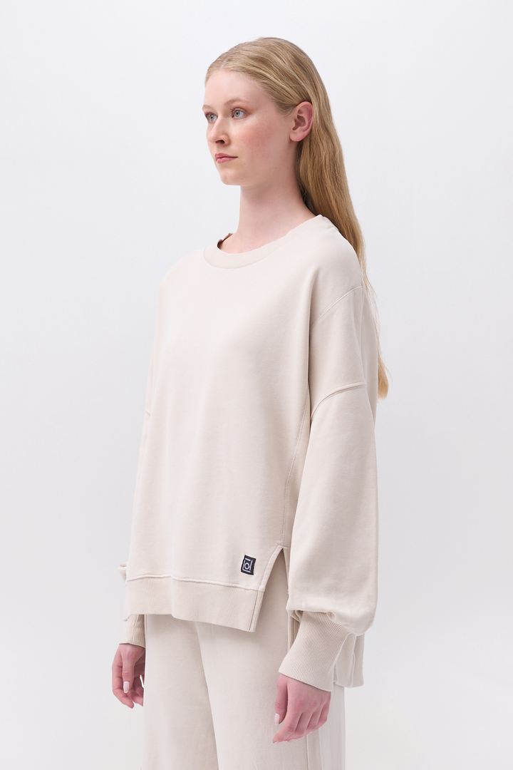 Assymetric Crewneck with Rib Details Chalk