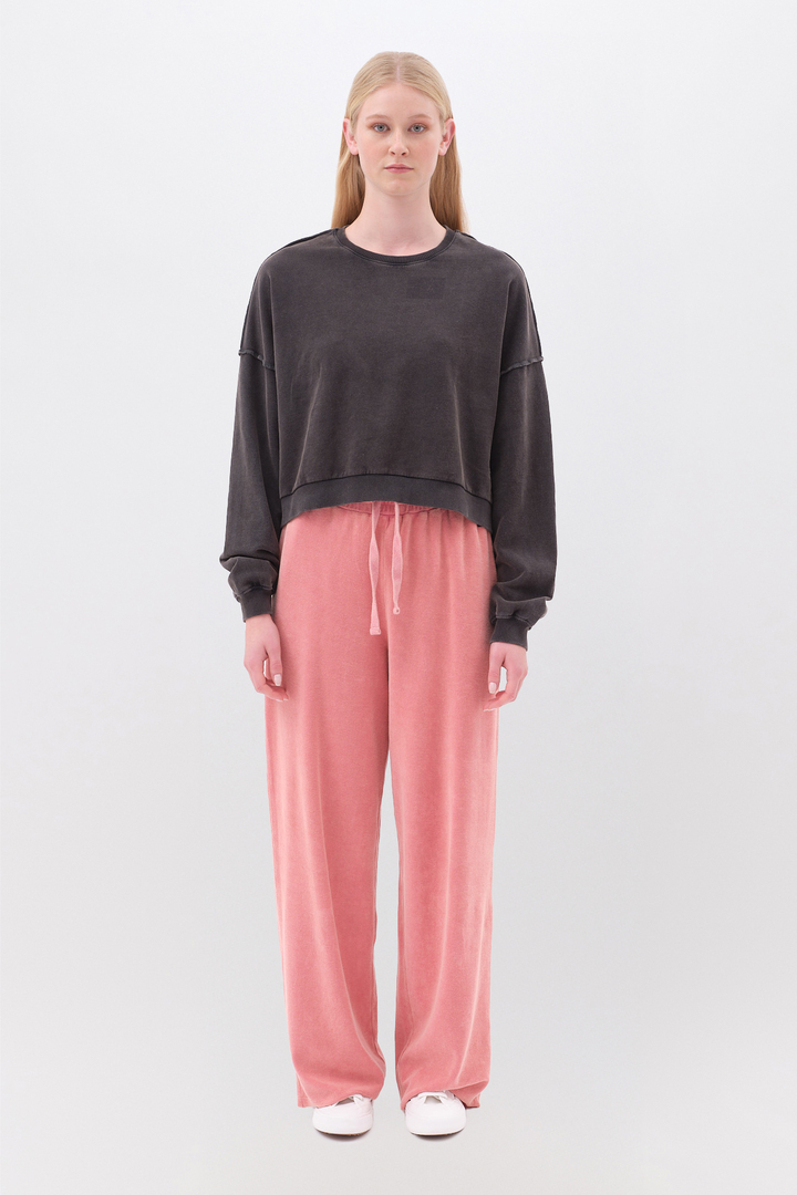 Asymmetric Crewneck with Rib Details Vintage Black