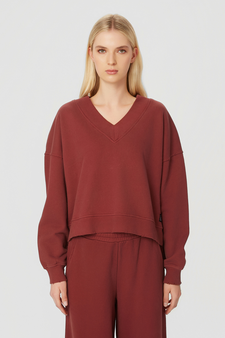 RELAXED V-NECK CREWNECK CHERRY