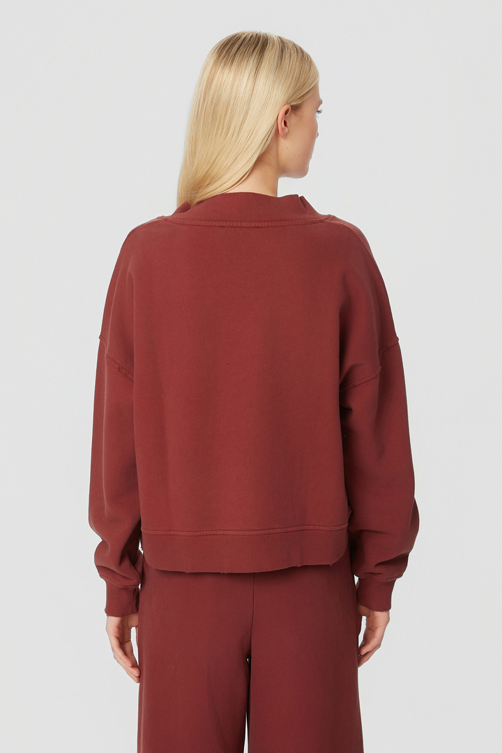 RELAXED V-NECK CREWNECK CHERRY