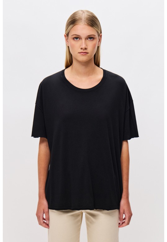 Oversized T-Shirt with Raw Cut Edges Black