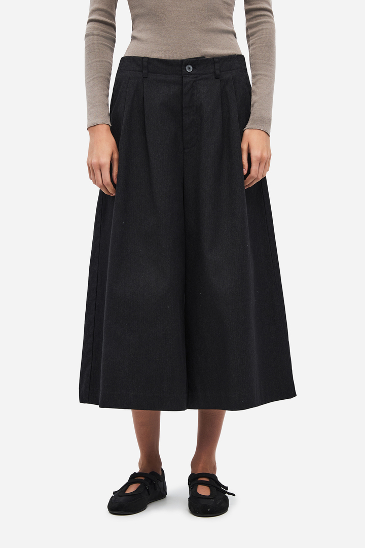 Pleated Long Bermuda Black