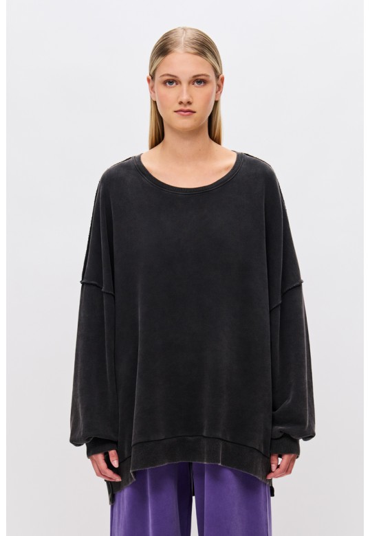 Oversized Asymmetric Crewneck Vintage Black