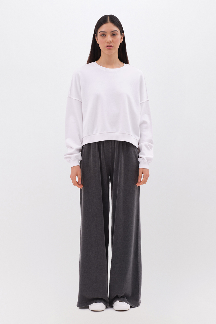 Asymmetric Crewneck with Rib Details White