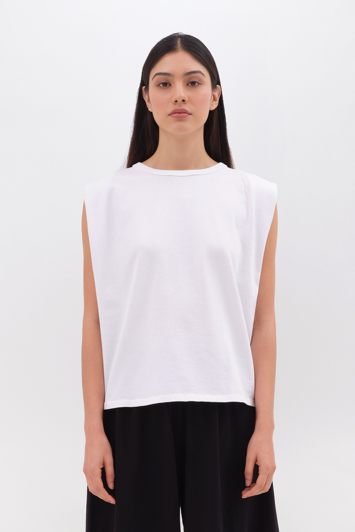 Sleeveless T-Shirt in Regular Fit White