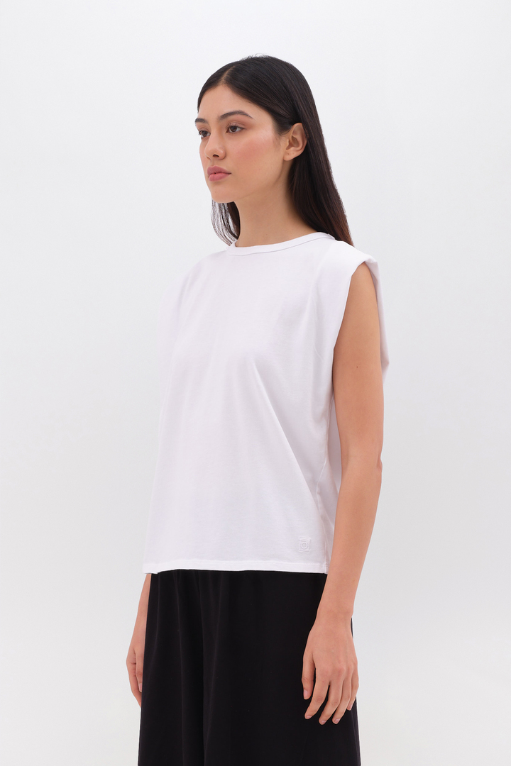 Sleeveless T-Shirt in Regular Fit White