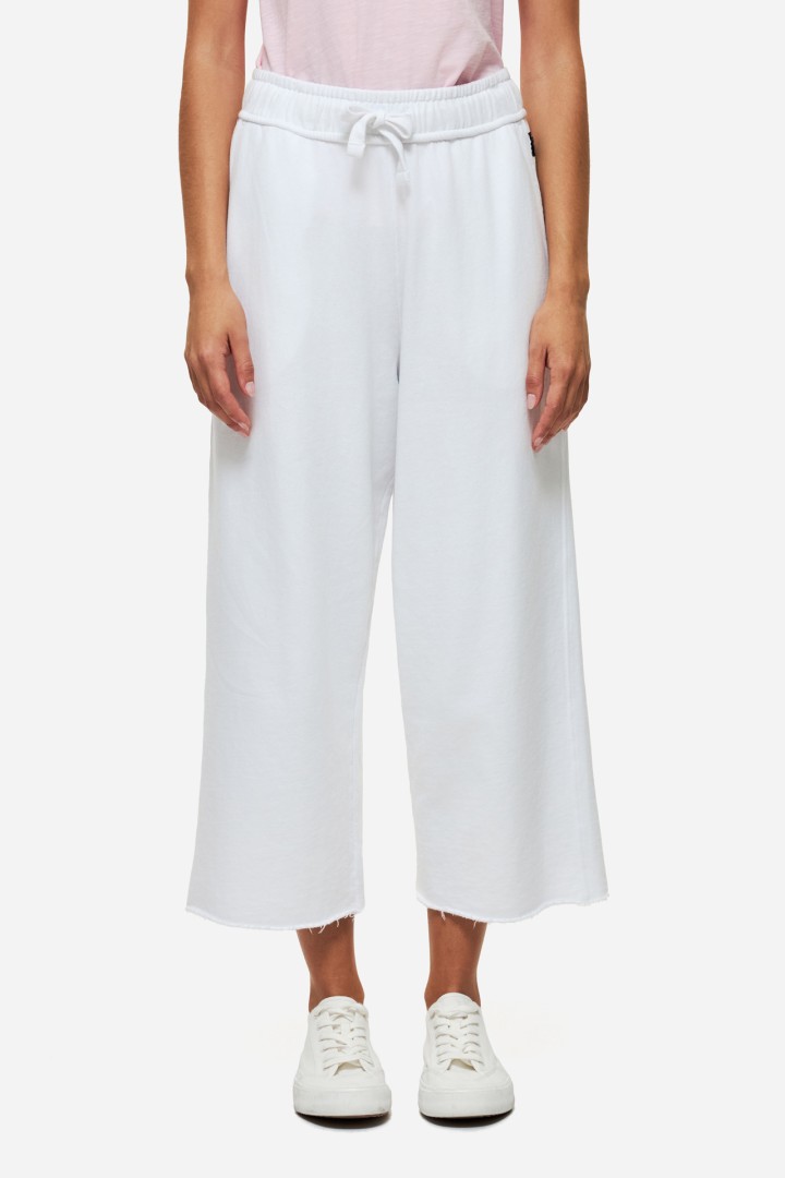 Cropped Sweatpants with Raw Edge Details White