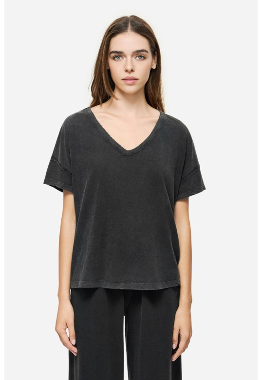 Oversized T-Shirt With V Neckline Vintage Black
