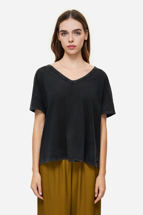 Oversized T-Shirt With V Neckline BLACK