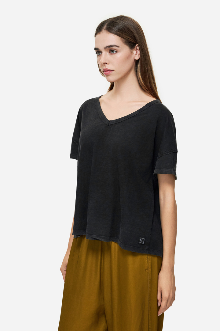 Oversized T-Shirt With V Neckline BLACK