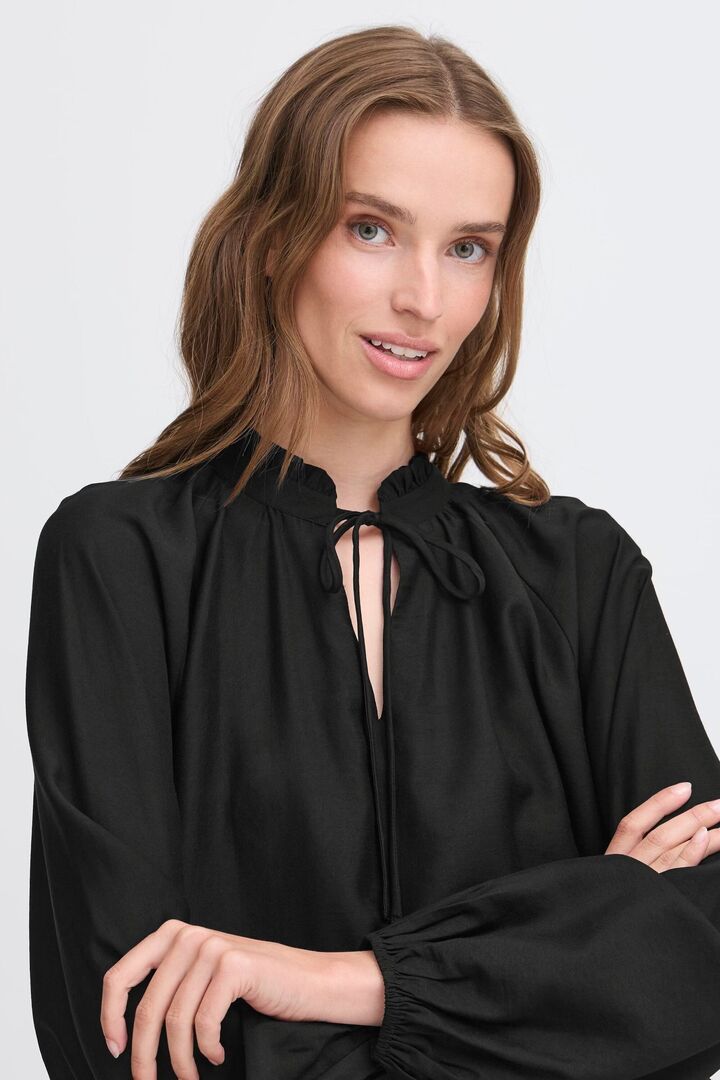 IHKARLANI Blouse Black