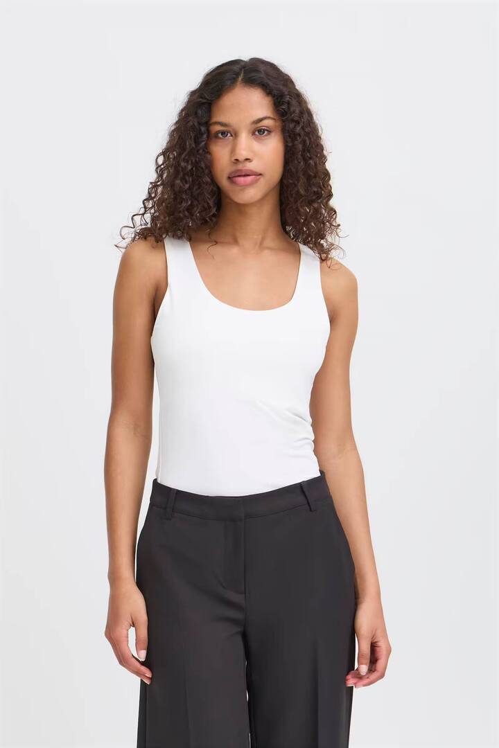 IAGRO Sleeveless Cloud Dancer / White