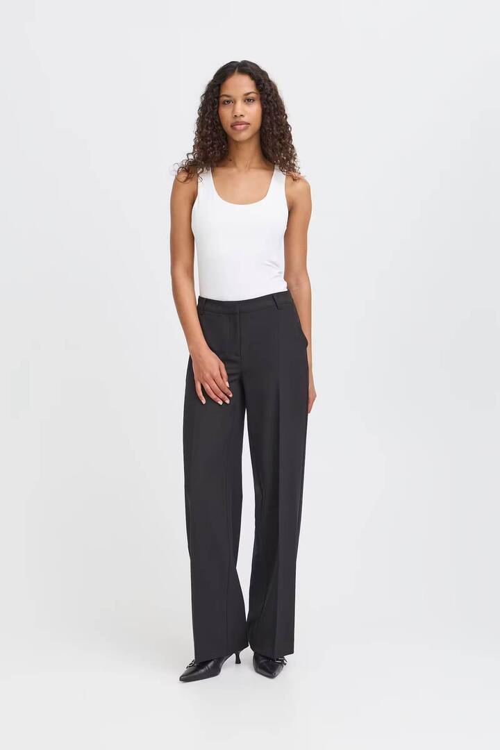 IAGRO Sleeveless Cloud Dancer / White