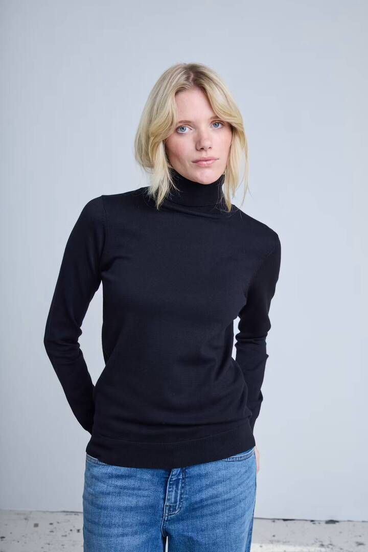 IHLULS Knit Black