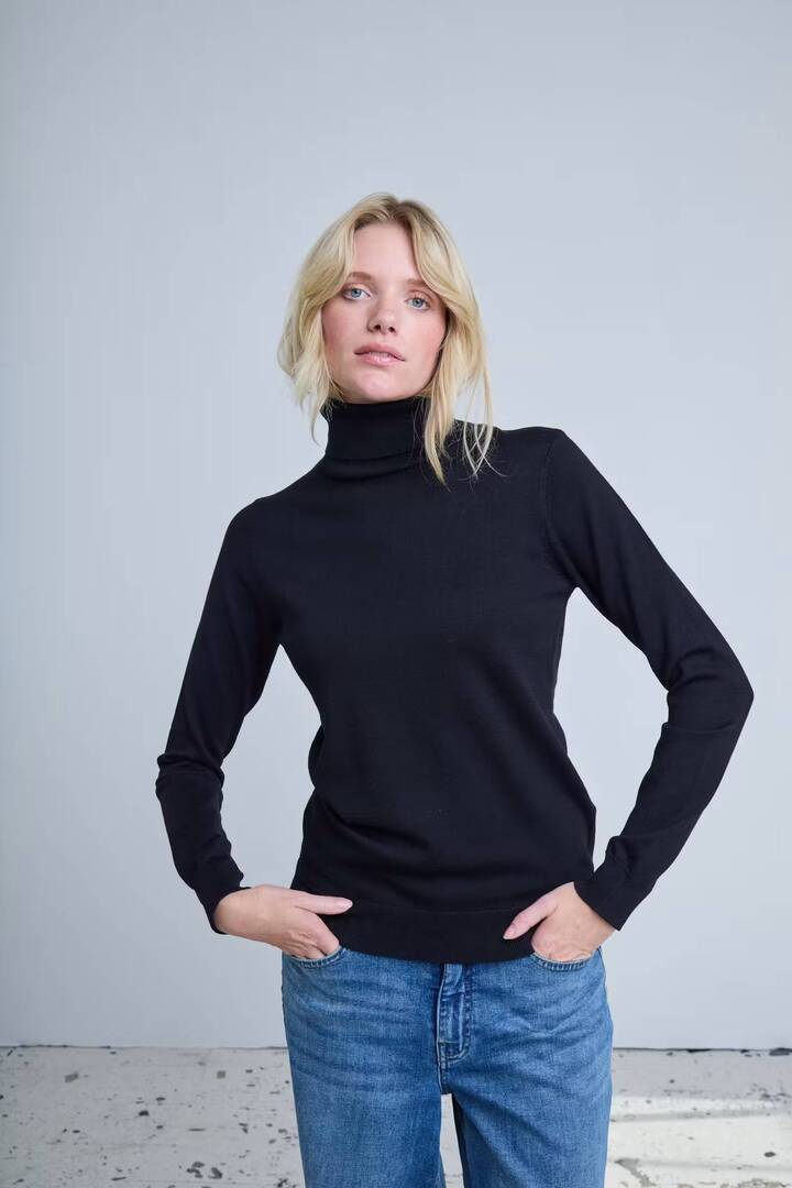 IHLULS Knit Black