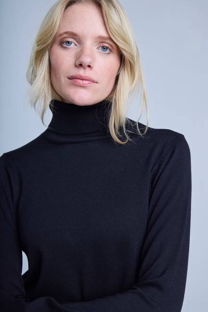 IHLULS Knit Black