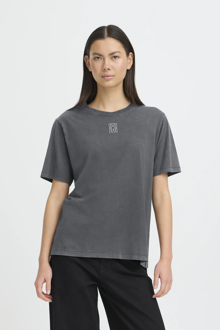 IHNICA T-SHIRT BLACK CLOUD DANCER