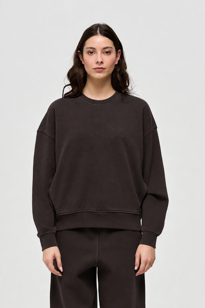 AVORI - OVERSIZED CREW NECK SWEATSHIRT BLACK BEAN