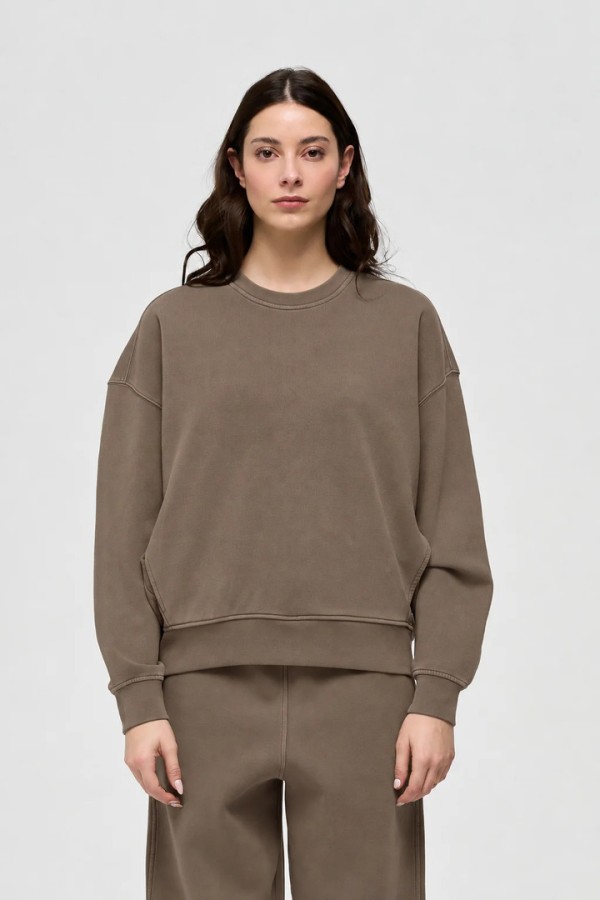 AVORI - OVERSIZED CREW NECK SWEATSHIRT MOCHA