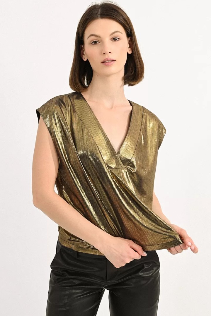 V-NECK IRIDESCENT KNIT TOP GOLD