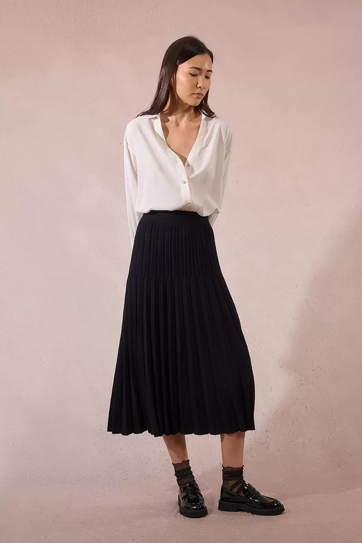 Pleated knit midi skirt Black