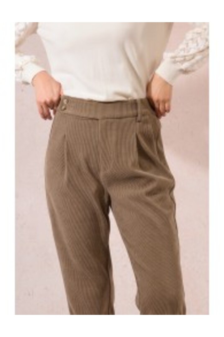 Carrot velvet trousers Khaki