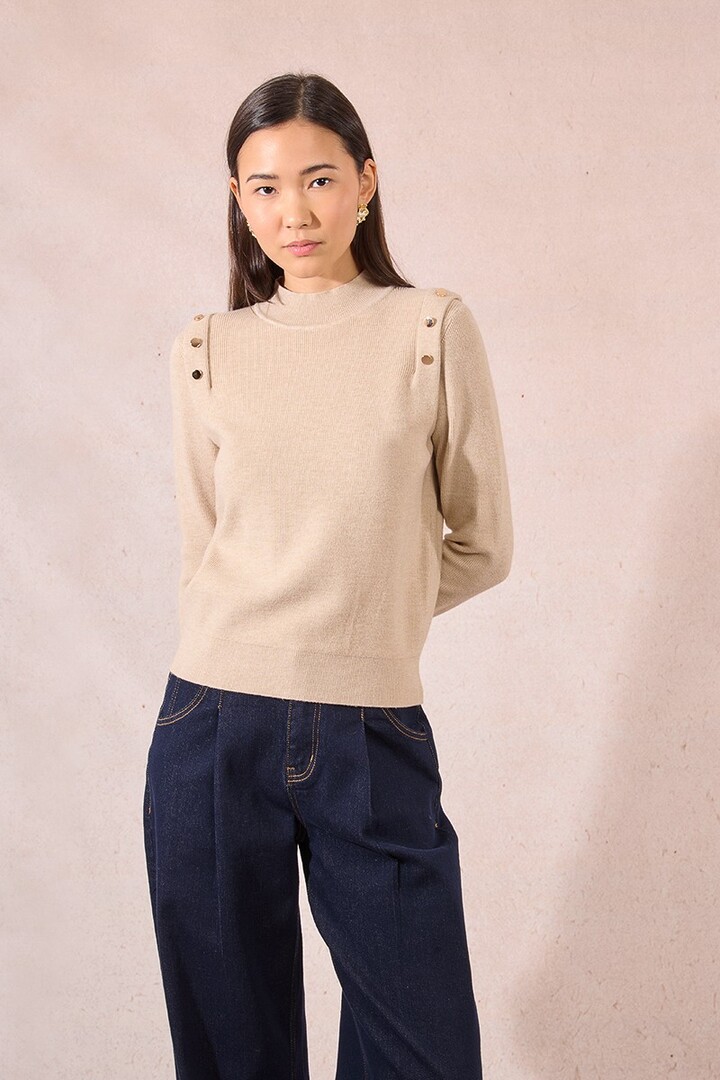 Fine sweater with shoulder pads beige
