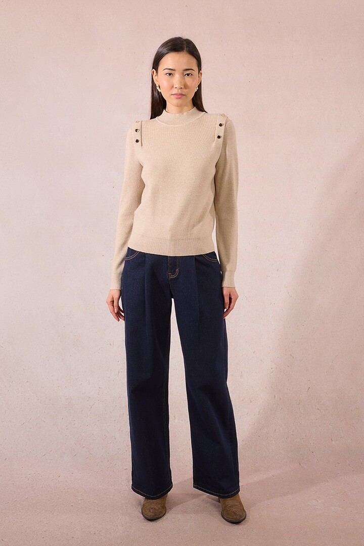 Fine sweater with shoulder pads beige