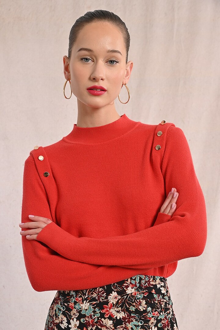 Fine sweater with shoulder pads red