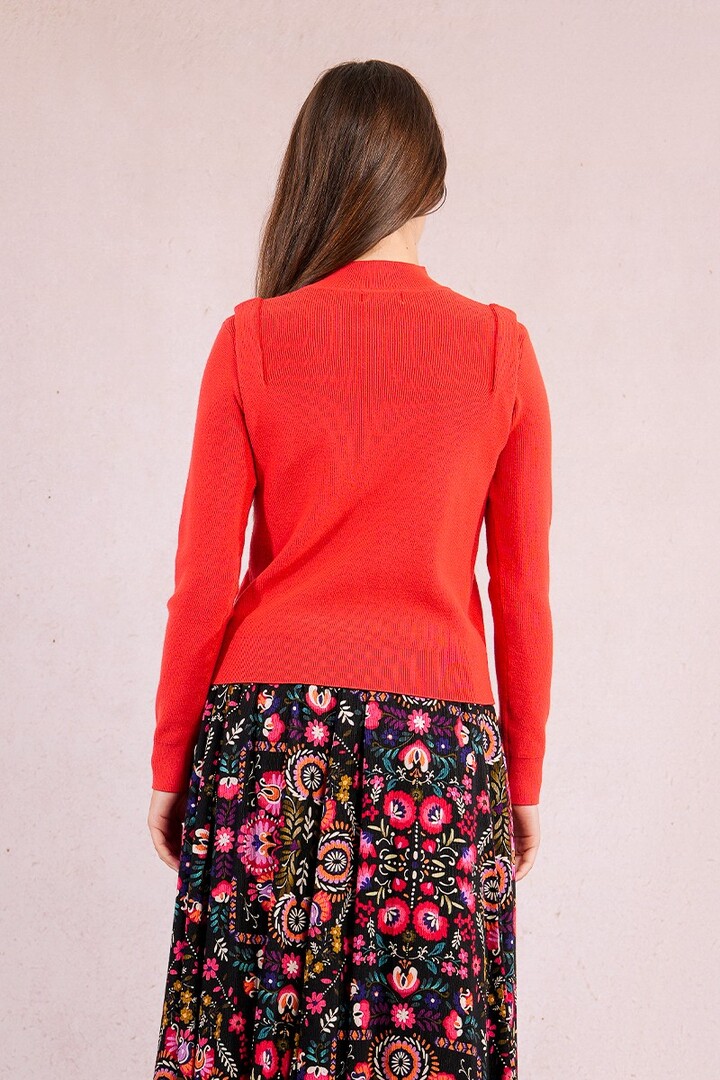 Fine sweater with shoulder pads red