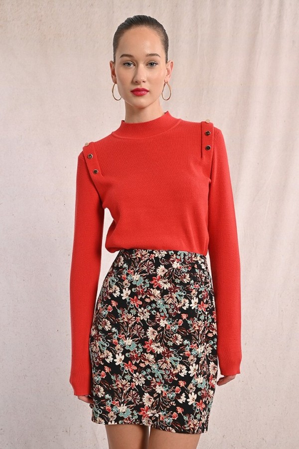 Fine sweater with shoulder pads red