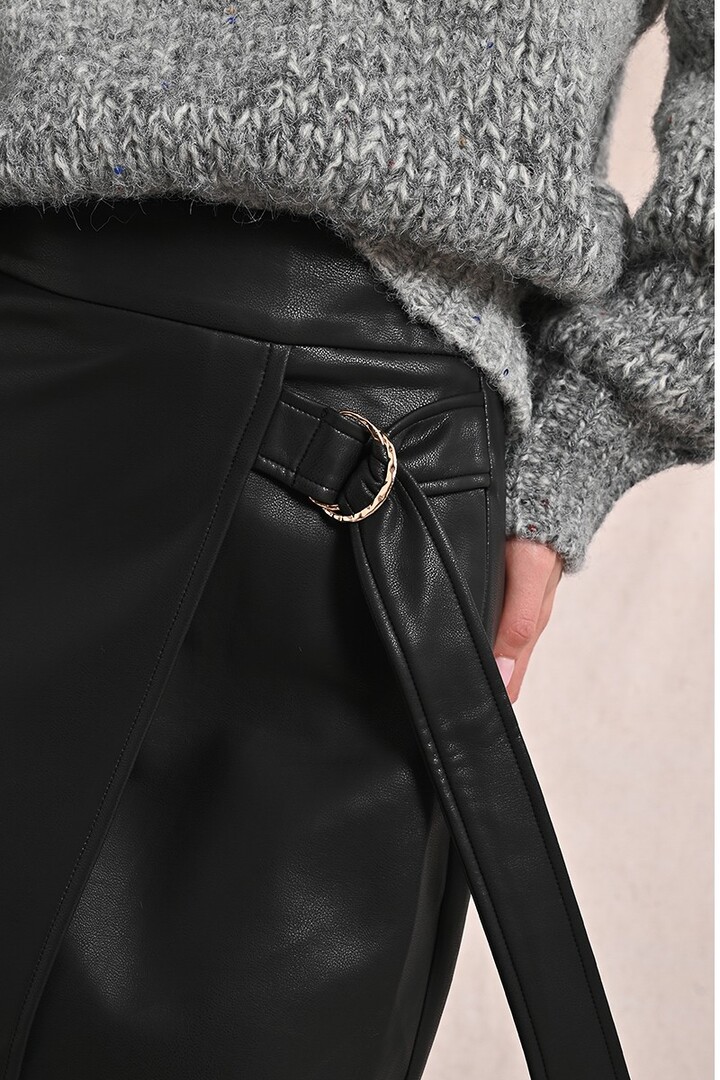 Long skirt in imitation leather Black