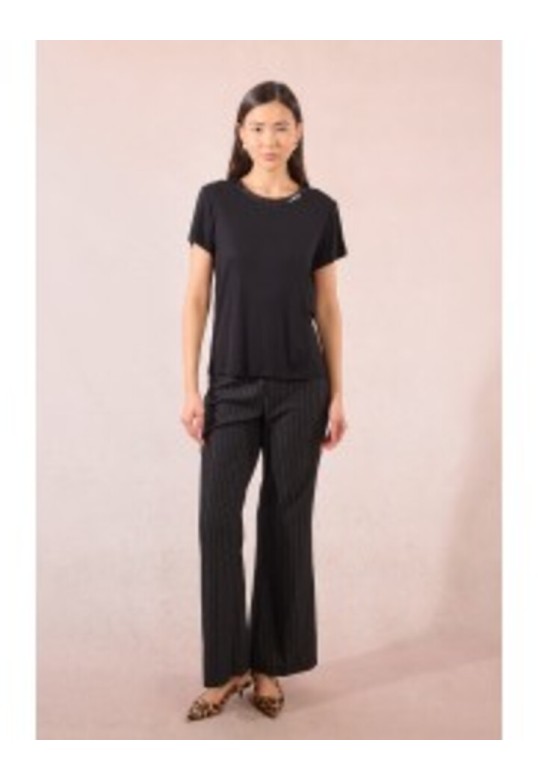 T-shirt, sequin neckline Black