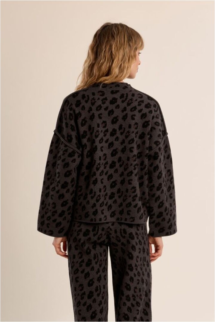Wide Sweater, Leopard Dark Grey
