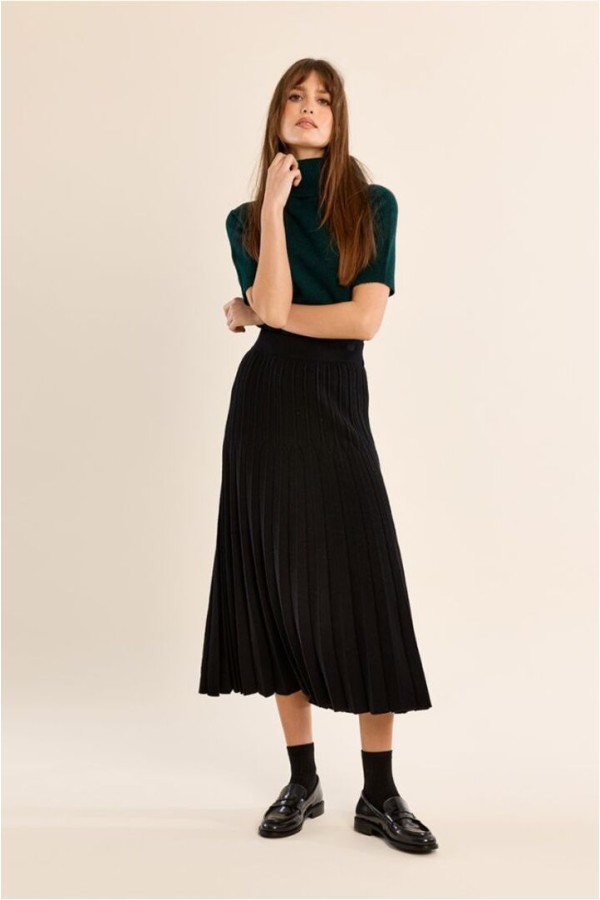Long Pleated Knit Skirt Black