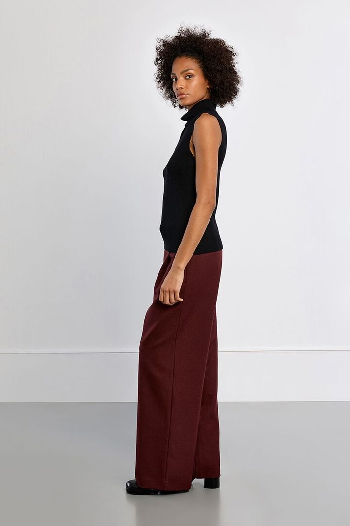 Thin Sleeveless Turtleneck Black