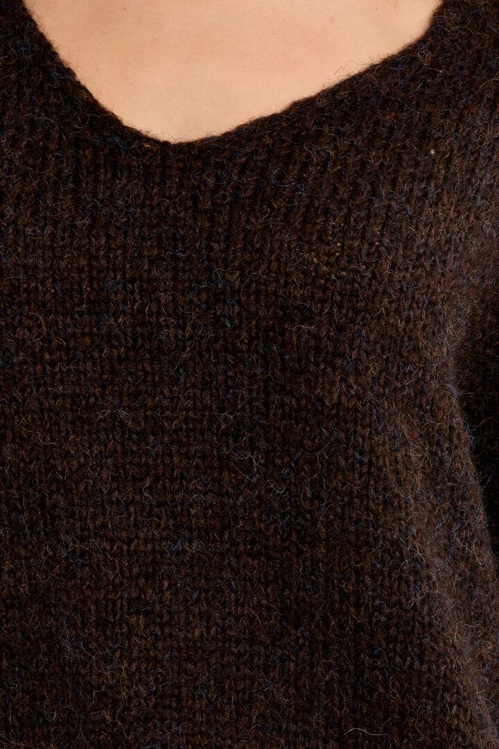 Knitted sweater, V-neck Chocolate
