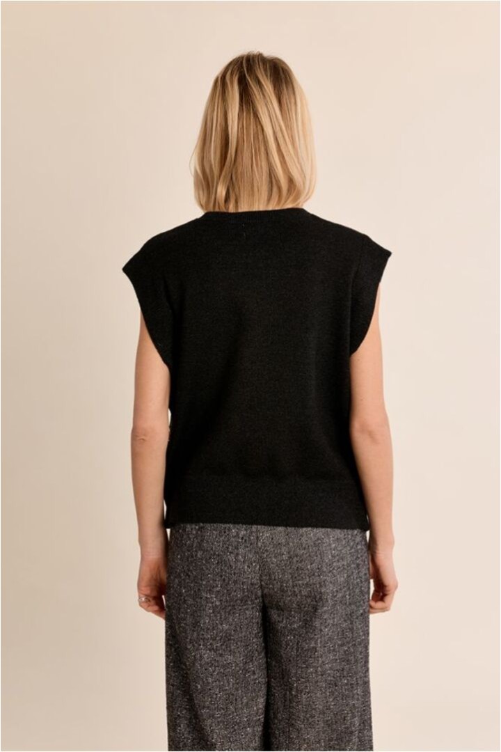 Sleeveless Knitted Sweater Black