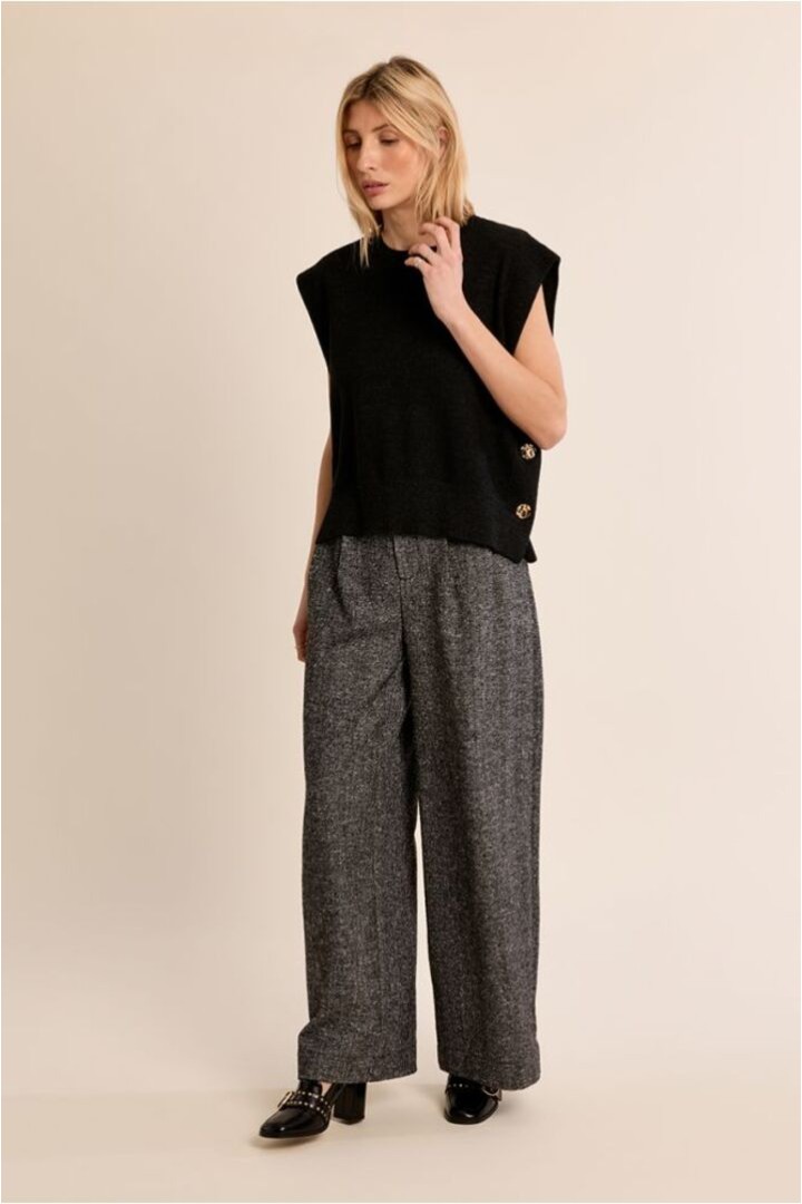 Sleeveless Knitted Sweater Black