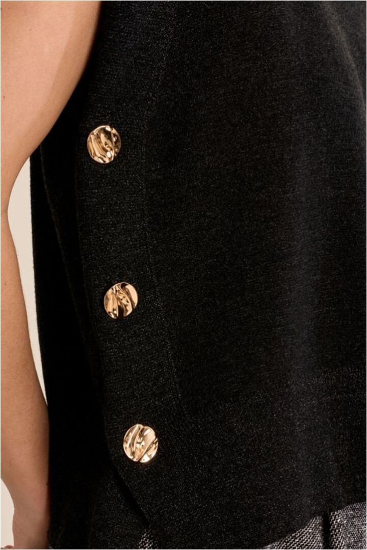 Sleeveless Knitted Sweater Black