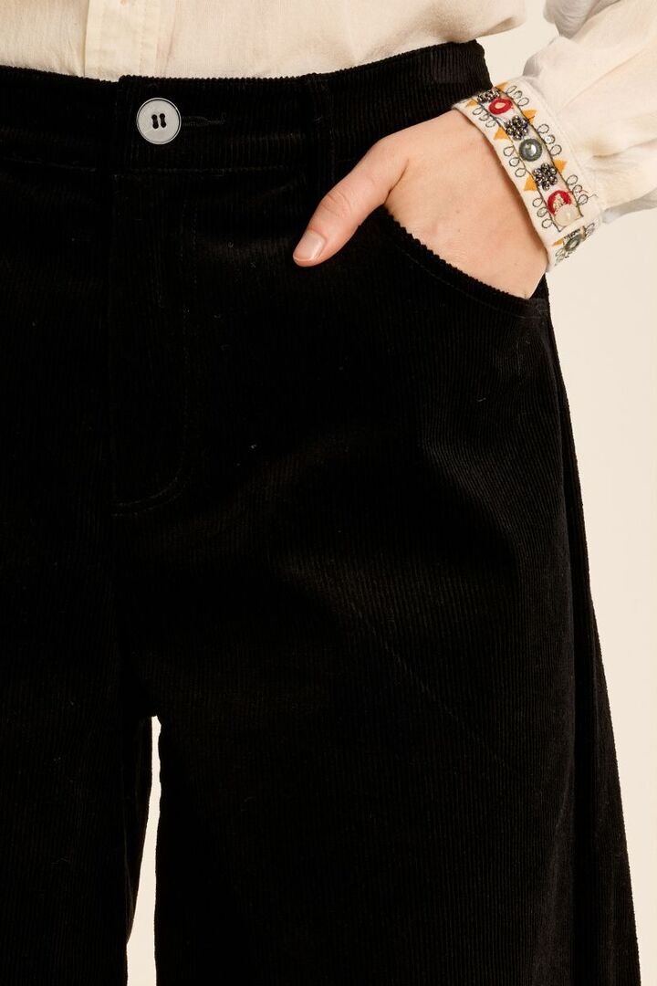 Flared Bermuda Shorts Black