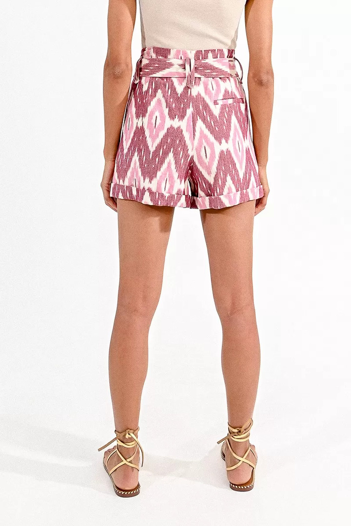 FLARED SHORTS IN BATIK PATTERN PINK ANJU